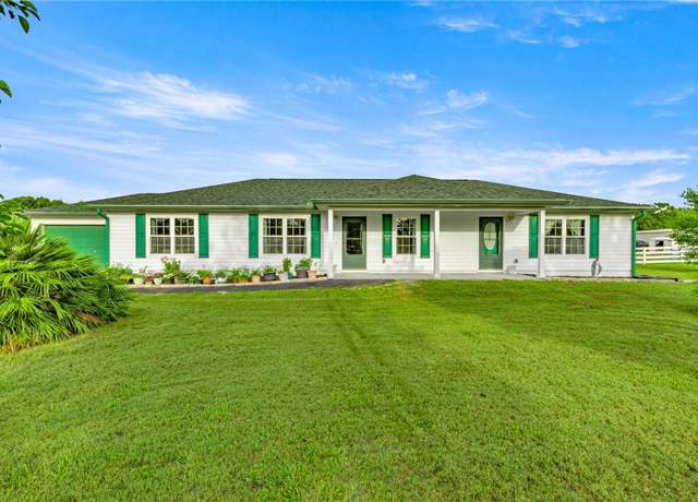 Property at 9857 SE 13th Ct, Trenton, FL 32693, 3 beds, 3 baths