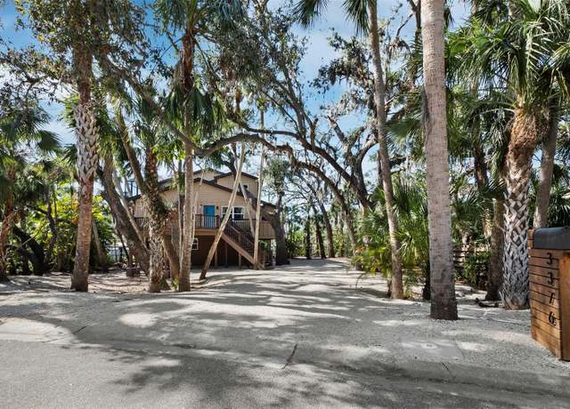 Property at 3376 S Seclusion Dr, Sarasota, FL 34239, 3 beds, 2 baths