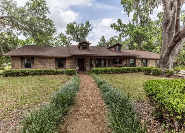 Property at 12196 NE 4th Pl, Oxford, FL 34484, 3 beds, 3 baths