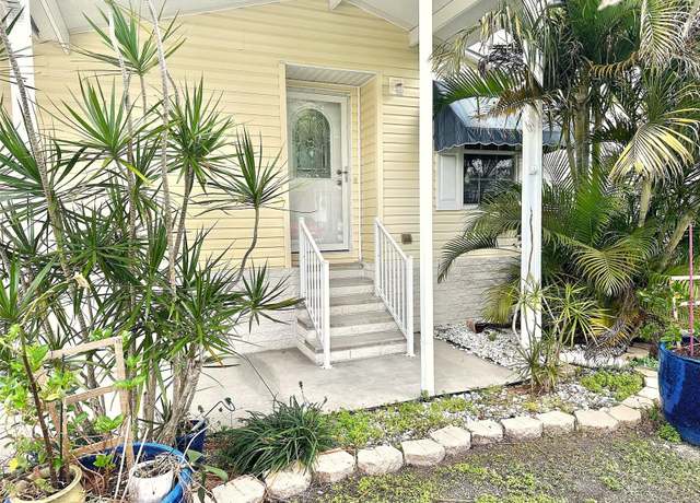 Property at 9790 66th St N #321, Pinellas Park, FL 33782, 3 beds, 2 baths