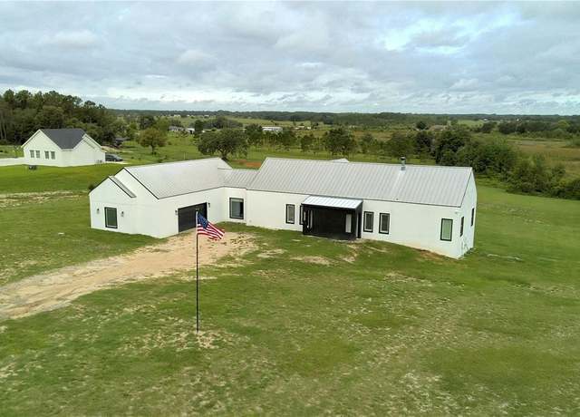 Property at 10711 County Road 561, Clermont, FL 34711, 3 beds, 2.5 baths