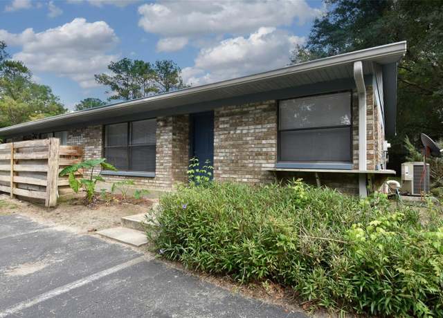 Property at 4629 SW 45th Ln, Gainesville, FL 32608, 2 beds, 2 baths