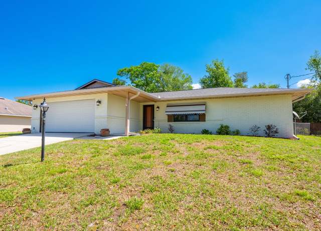 Property at 2102 E Parkton Dr, Deltona, FL 32725, 2 beds, 2 baths