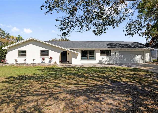 Property at 621 Avocado St, St Cloud, FL 34769, 5 beds, 2.5 baths