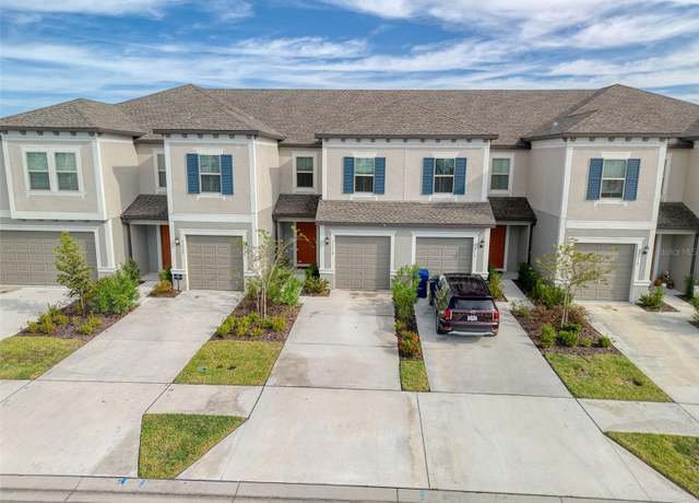 Property at 31718 Blue Passing Loop, Wesley Chapel, FL 33545, 3 beds, 2.5 baths