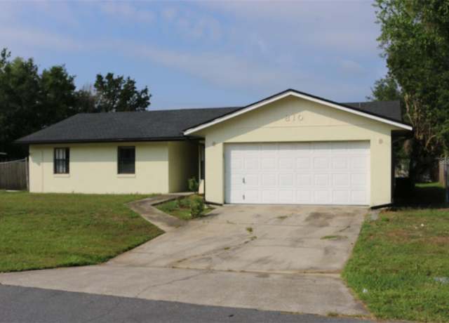 Property at 810 Mountbatten Ln, Kissimmee, FL 34758, 4 beds, 2 baths