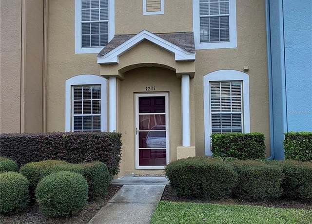 Property at 1231 Charlesworth Dr, Wesley Chapel, FL 33543, 2 beds, 2.5 baths