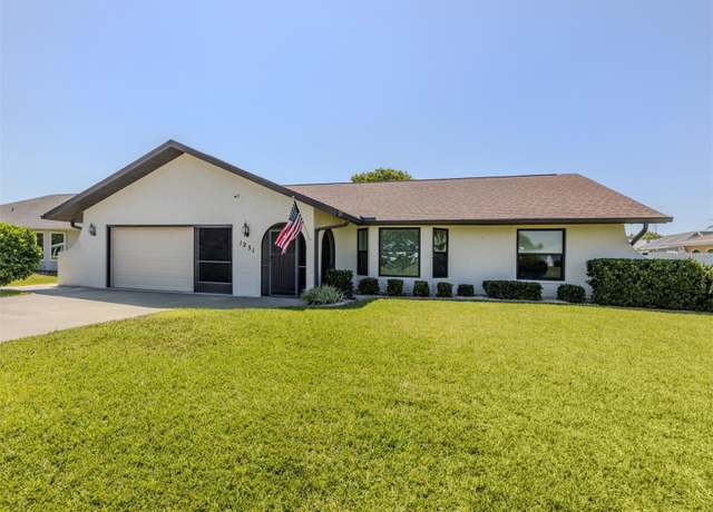 Property at 1231 Pine Needle Rd, Venice, FL 34285, 2 beds, 2 baths