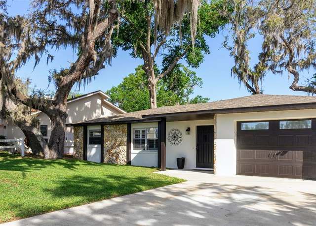 Property at 11801 Lake Susan Ct, Clermont, FL 34711, 3 beds, 2 baths