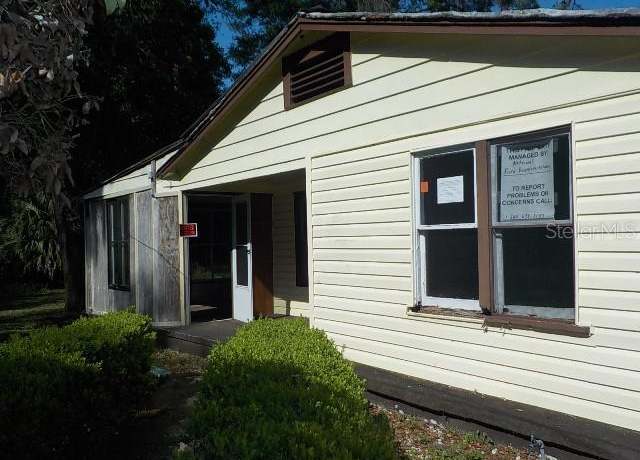 Property at 2505 NE 13th Ave, Ocala, FL 34470, 3 beds, 1 bath