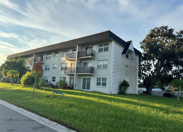 Property at 1185 58th St N, St Petersburg, FL 33710, 20 beds, 18 baths