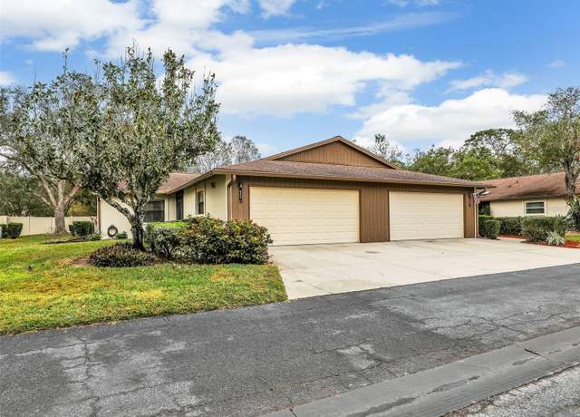 Property at 623 Oak Hill Cir #28, Sarasota, FL 34232, 2 beds, 2 baths