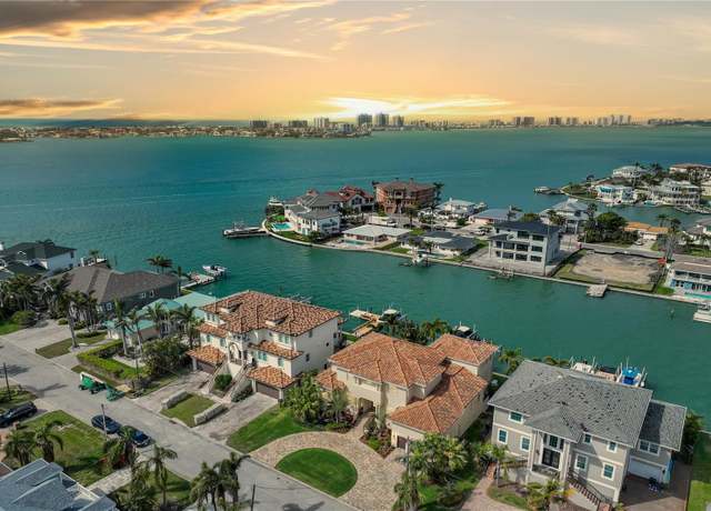 Property at 33 Sunset Bay Dr, Belleair, FL 33756, 4 beds, 3.5 baths