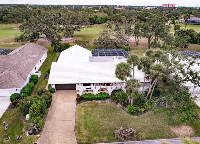 Property at 3746 Torrey Pines Blvd, Sarasota, FL 34238, 4 beds, 3.5 baths