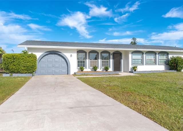 Property at 20 Annapolis Ln, Rotonda West, FL 33947, 4 beds, 2 baths