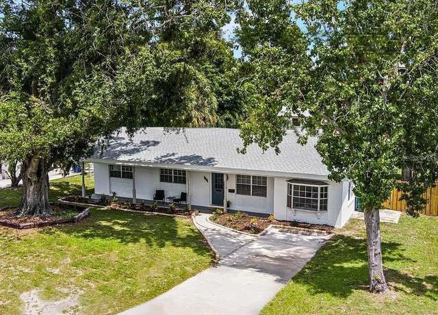 Property at 904 15th St NE, Winter Haven, FL 33881, 4 beds, 3 baths