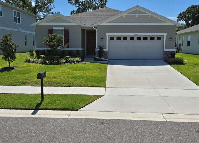 Property at 10073 Spring Lake Dr, Clermont, FL 34711, 4 beds, 3 baths