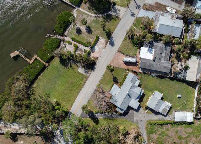 Property at 104 Sunrise Dr, Nokomis, FL 34275, 3 beds, 2 baths