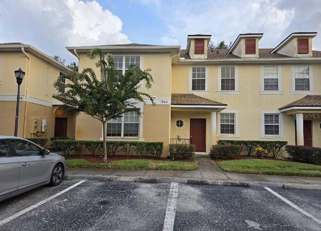 Property at 1944 Fiesta Ridge Ct, Tampa, FL 33604, 2 beds, 2.5 baths