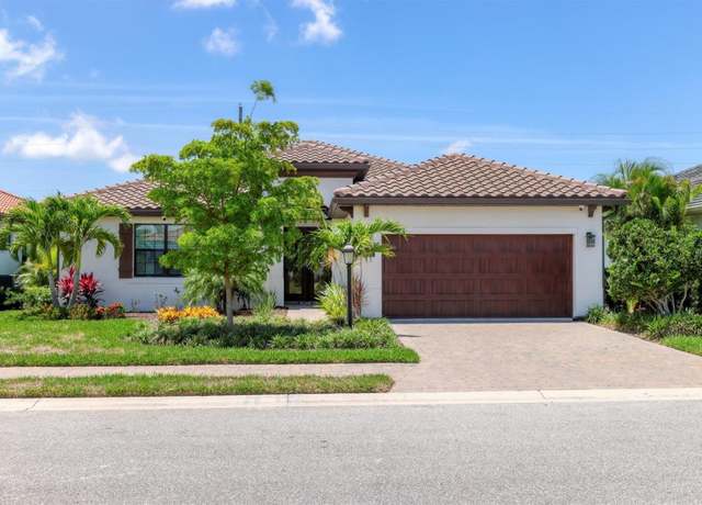 Property at 8020 Clearwater Ct, Sarasota, FL 34241, 3 beds, 3 baths