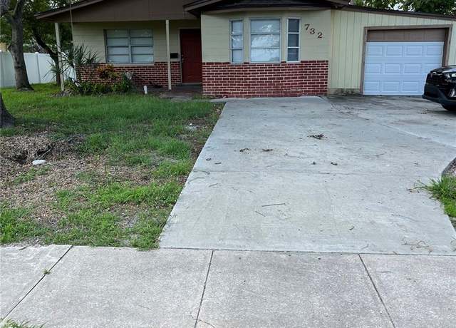 Property at 732 62nd Ave NE, St Petersburg, FL 33702, 4 beds, 2 baths