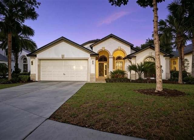 Property at 71 Southlake Dr, Palm Coast, FL 32137, 3 beds, 2 baths