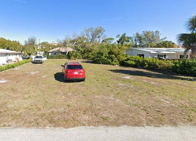 Property at 305 Aurora Way, Venice, FL 34285