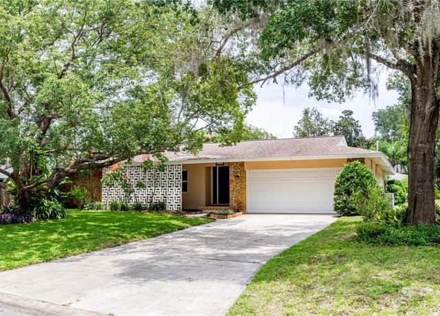 Property at 670 Palm Dr, Oviedo, FL 32765, 3 beds, 2 baths