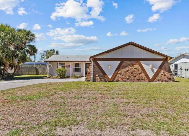 Property at 1010 Stonefence Way, Tarpon Springs, FL 34689, 4 beds, 2 baths