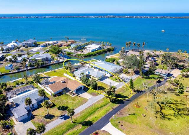 Property at 275 North Dr, Englewood, FL 34223, 3 beds, 2 baths