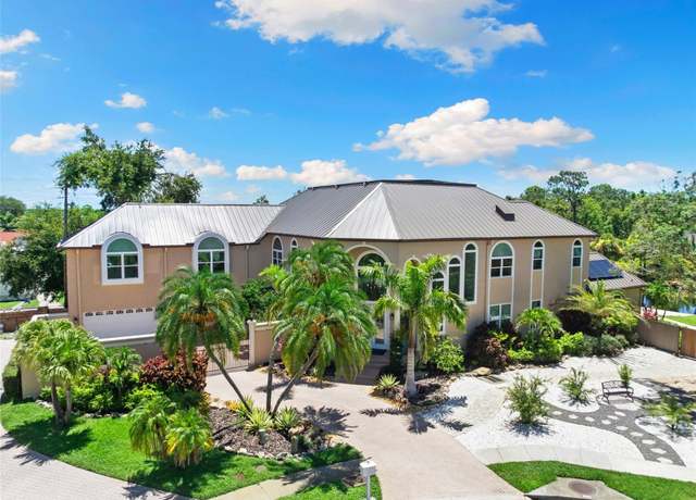 Property at 3025 Oakmont Dr, Clearwater, FL 33761, 8 beds, 6.5 baths