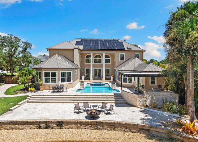 Property at 3025 Oakmont Dr, Clearwater, FL 33761, 8 beds, 6.5 baths