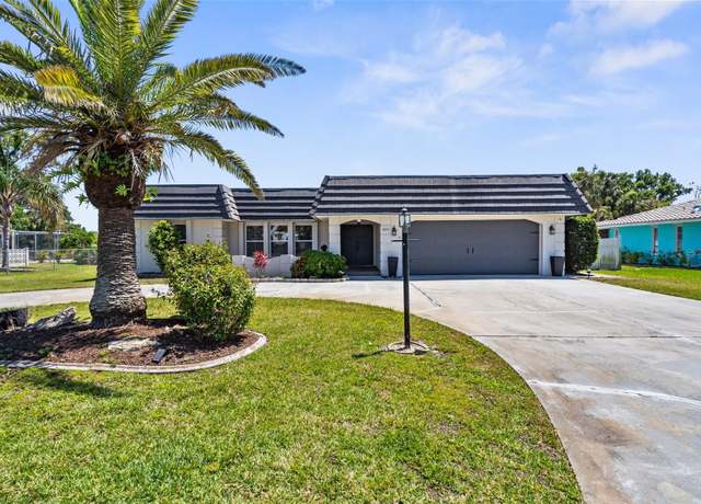 Property at 205 Cavallini Dr, Nokomis, FL 34275, 3 beds, 2 baths