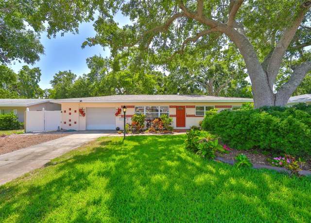 Property at 1500 Robinson Dr N, St Petersburg, FL 33710, 3 beds, 1.5 baths