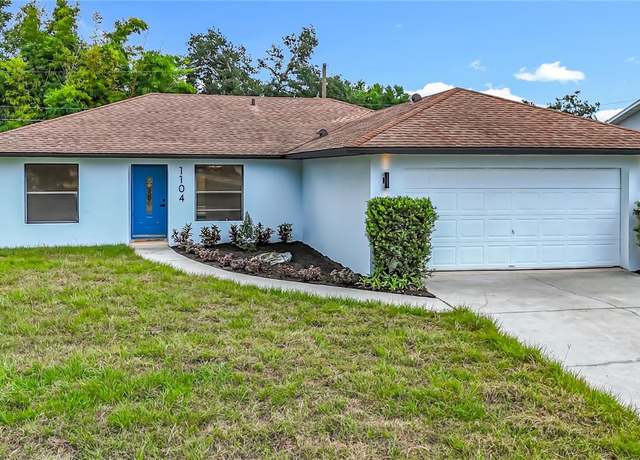 Property at 1104 23rd Ave W, Palmetto, FL 34221, 3 beds, 2 baths
