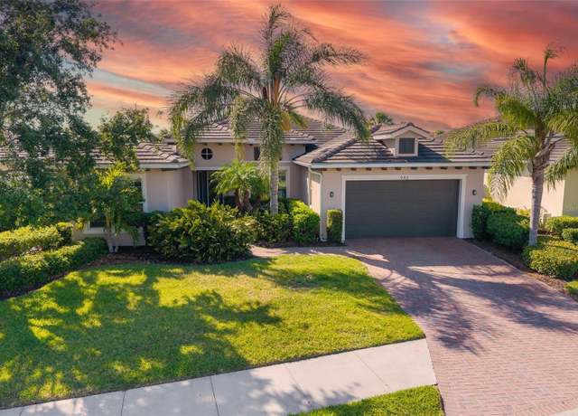 Property at 942 Preservation St, Bradenton, FL 34208, 4 beds, 4 baths