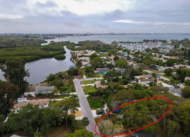 Property at 2653 44th St S, Gulfport, FL 33711, 2 beds, 1 bath