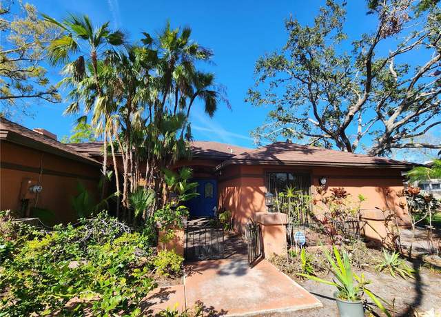 Property at 4535 San Siro Dr, Sarasota, FL 34235, 3 beds, 2.5 baths