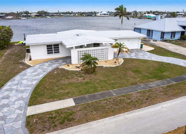 Property at 168 Morgan Ln SE, Port Charlotte, FL 33952, 3 beds, 2 baths