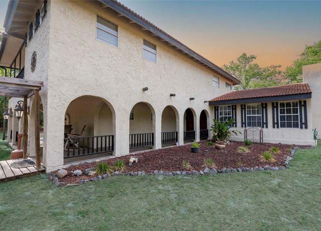 Property at 12311 Oakwood Dr, Hudson, FL 34669, 5 beds, 3.5 baths