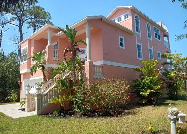 Property at 6926 Mccray Dr, Hudson, FL 34667, 3 beds, 2 baths