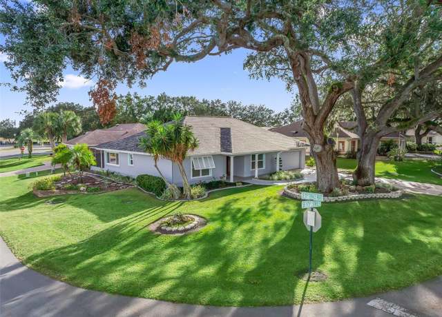 Property at 11584 SE 175th St, Summerfield, FL 34491, 2 beds, 2 baths