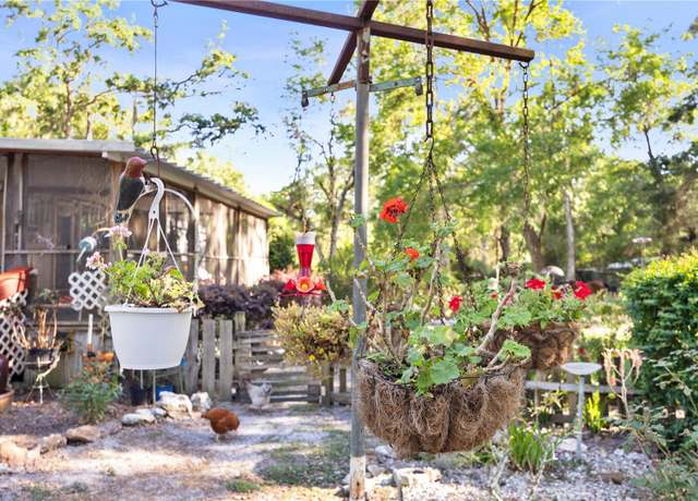 Property at 12218 SW 40th St, Webster, FL 33597, 3 beds, 2 baths