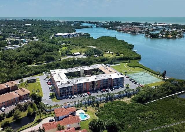Property at 12760 Indian Rocks Rd #1004, Largo, FL 33774, 1 bed, 1 bath