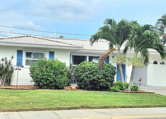 Property at 9725 44th Way N, Pinellas Park, FL 33782, 2 beds, 2 baths