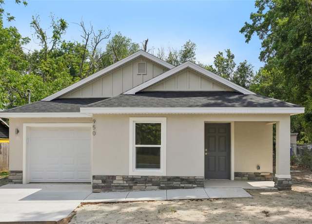 Property at 950 W 2nd St, Lakeland, FL 33805, 4 beds, 2 baths
