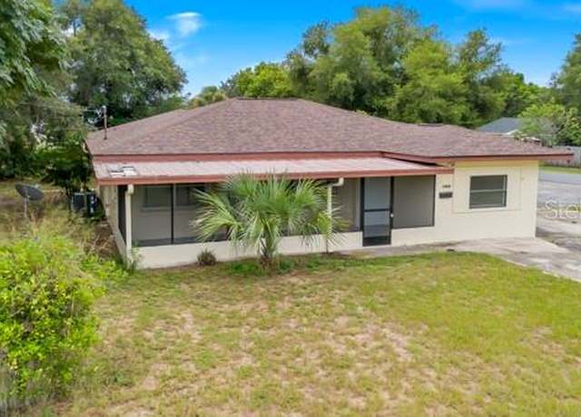 Property at 1404 E Alfred St, Tavares, FL 32778, 4 beds, 2 baths