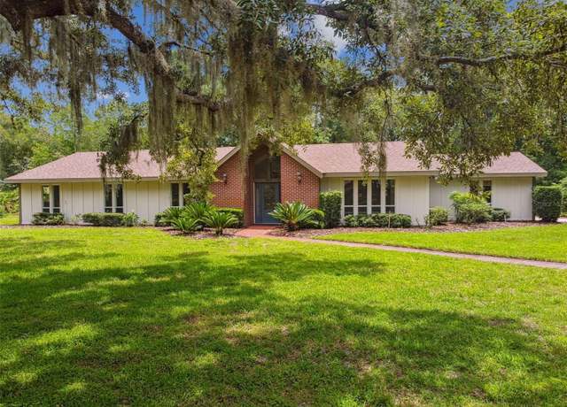 Property at 207 S Sweetwater Blvd, Longwood, FL 32779, 4 beds, 2.5 baths