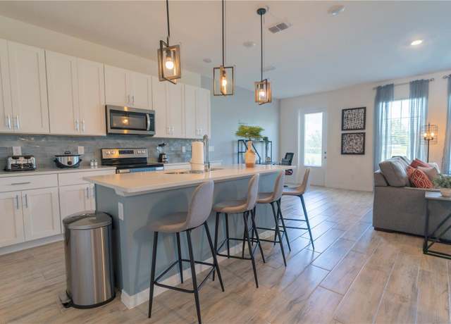 Property at 796 Benoi Dr, Davenport, FL 33896, 3 beds, 2.5 baths