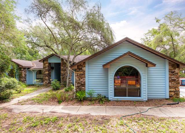 Property at 4933 Round Lake Rd, Apopka, FL 32712, 3 beds, 2.5 baths